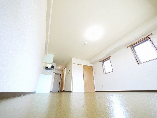 結充Immeuble　B館の洋室|落ち着いた色調の洋室です
