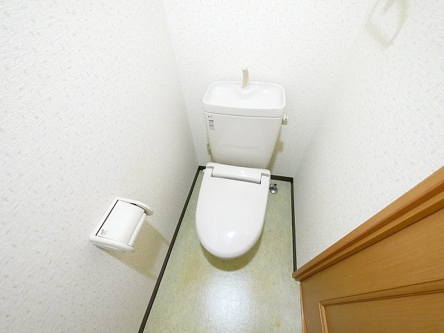結充Immeuble　B館のトイレ|落ち着いた色調のトイレです