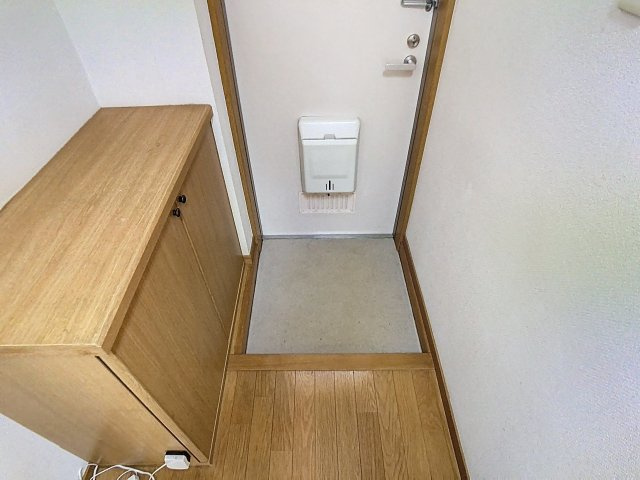 パールハイツ松波の玄関