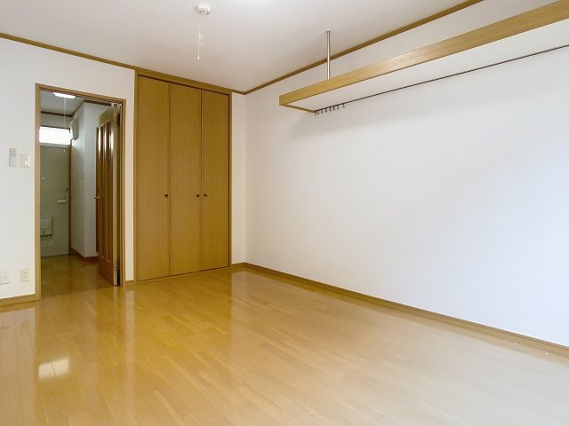 パールハイツ松波の洋室