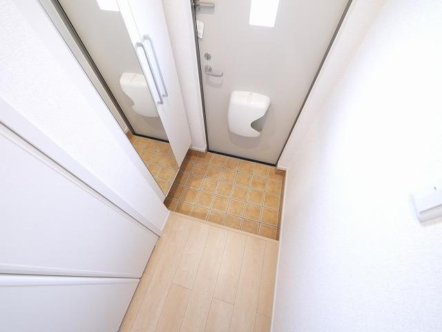 モデルノⅠの玄関|明るい玄関です