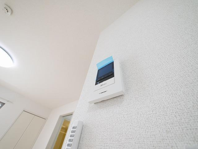 モデルノⅠのセキュリティ|お顔が見えるモニター付きインターホンで安心。