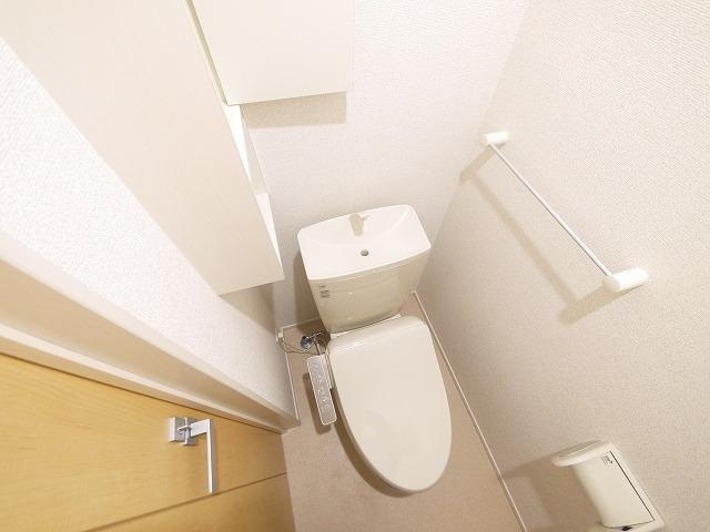 モデルノⅠのトイレ|落ち着いた色調のトイレです