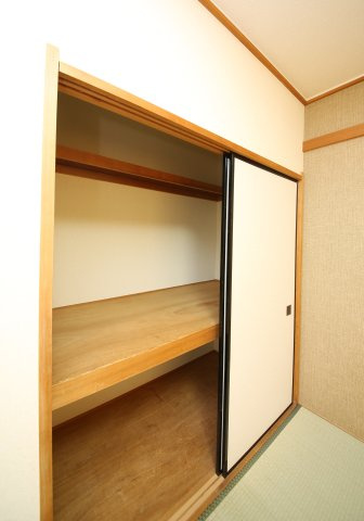 ドミールたかねB棟の収納