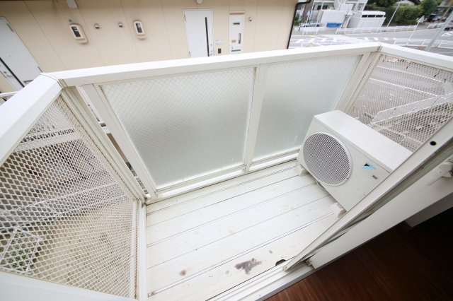 ドミールたかねB棟のバルコニー