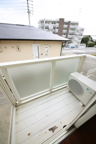 ドミールたかねB棟のバルコニー