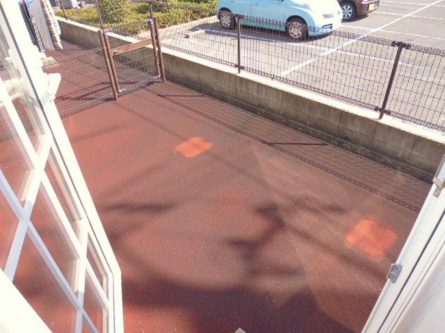 プラティーヌＫ．Cのバルコニー|専用庭