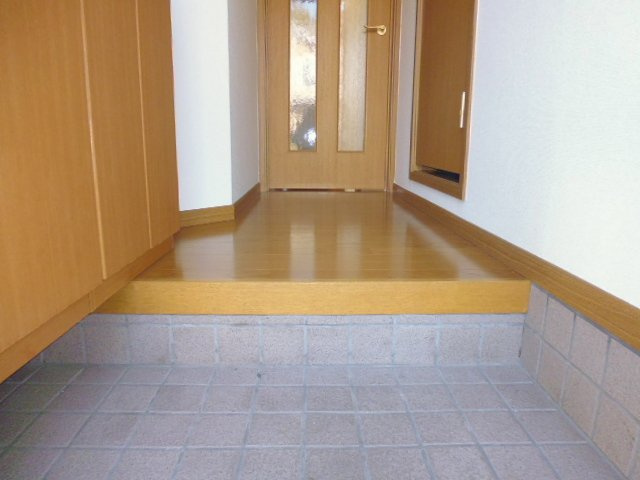 プラティーヌＫ．Cの玄関