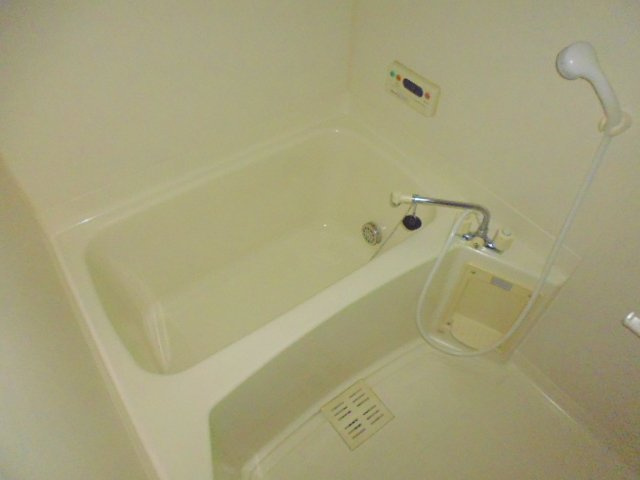 プラティーヌＫ．Cの浴室