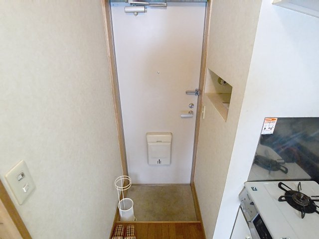 オリーブ東原の玄関