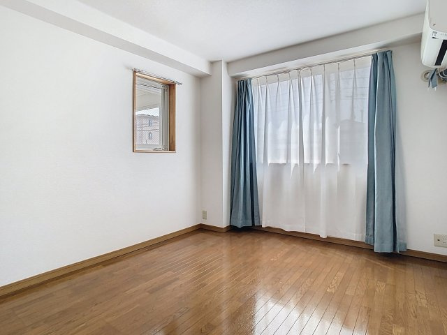 オリーブ東原の内装