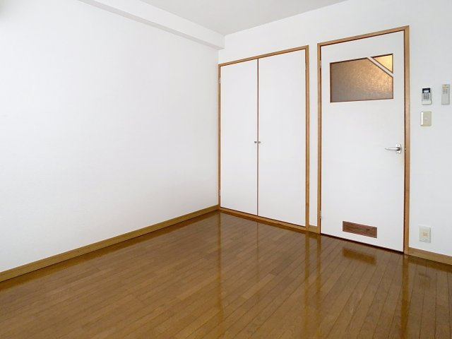 オリーブ東原の内装