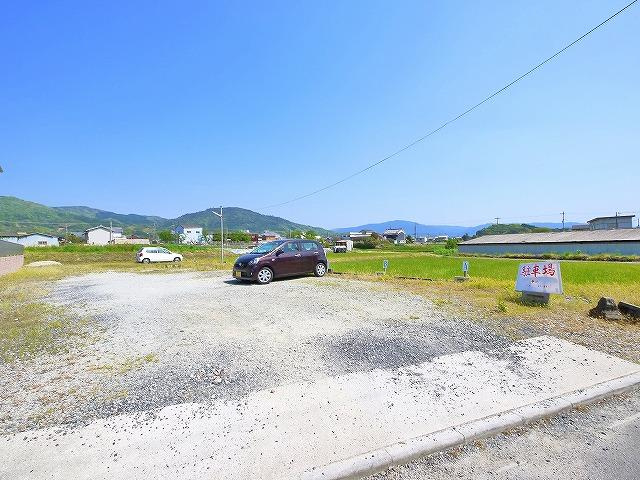 吉岡貸家（太田）の駐車場|駐車場があるので、車を買う予定の方も安心です