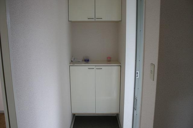 エトワール六条の玄関|収納もある玄関です