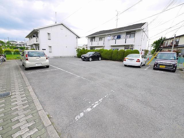 エトワール六条の駐車場|駐車場に車を止められます