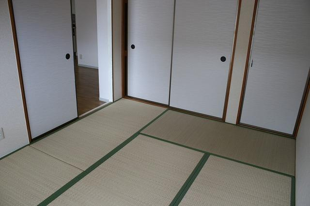 エトワール六条の和室|明るい和室です