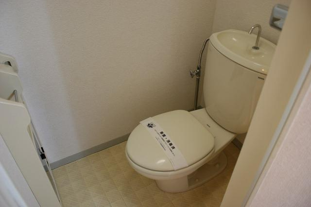 エトワール六条のトイレ|コンパクトで使いやすいトイレです