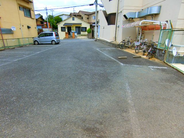 メルベーユの駐車場