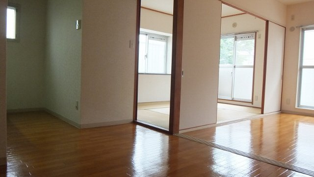 船橋市本中山７丁目の賃貸マンションのセキュリティ|明るいお部屋です