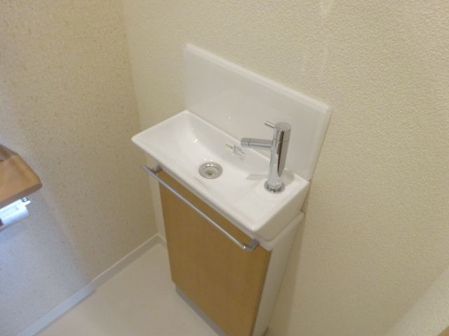 イデアーレ伊丹のトイレ|トイレにも洗面ついてますよ
