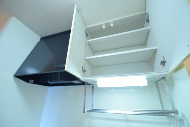 スマートＦⅡのキッチン|上部に棚あります
