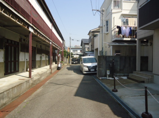 【前面道路含む現地写真】