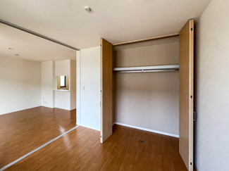 【洋室】 | サンシャイン東川口　Ａ | 落ち着いた色調の洋室です