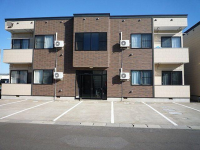 【外観】 | コーポラスタカラ | 広い駐車場,陽当たり良好南向き