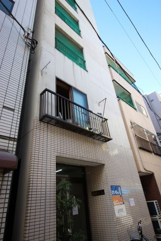富永ビルの外観