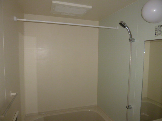 ワルド　プラッツAの浴室|浴室乾燥機