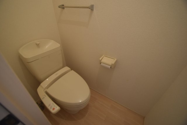 ＣａｍｅｌｌｉａⅡのトイレ|温水洗浄便座付きです。