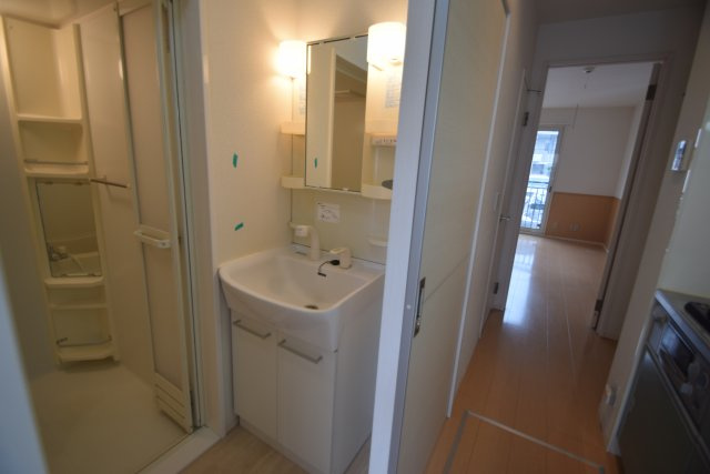 ＣａｍｅｌｌｉａⅡの洗面所|独立洗面台があります。