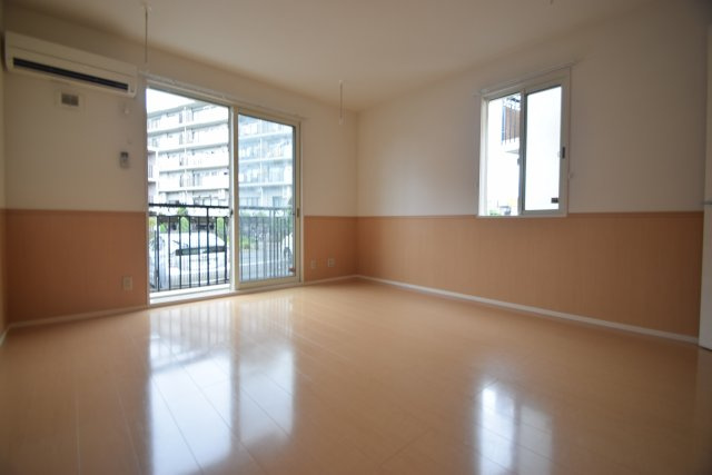 ＣａｍｅｌｌｉａⅡの洋室|浴室乾燥機付きです。