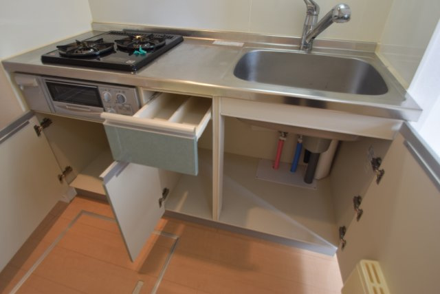 ＣａｍｅｌｌｉａⅡのキッチン|キッチン上にも収納あります。