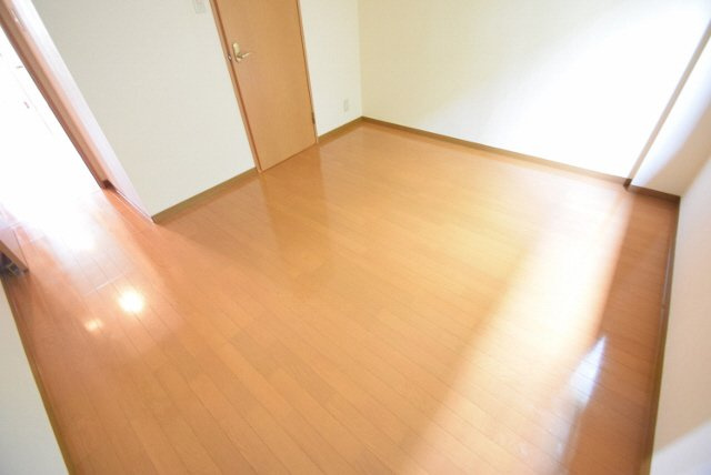 ウィステリアⅡの居間・リビング|室内どこも綺麗です！