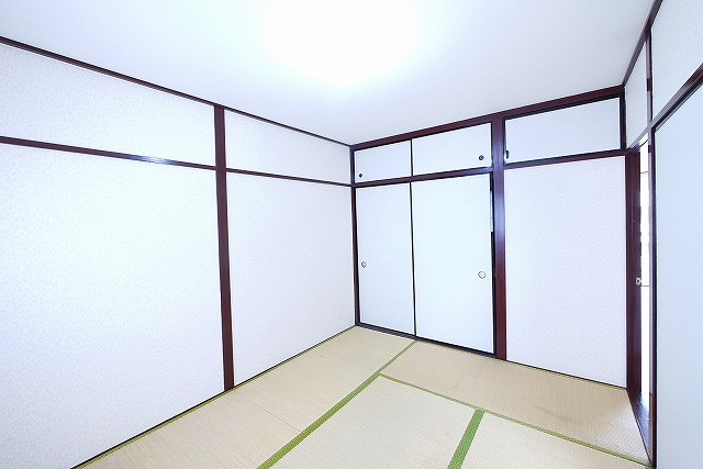 新町ハイツの和室|明るい和室です