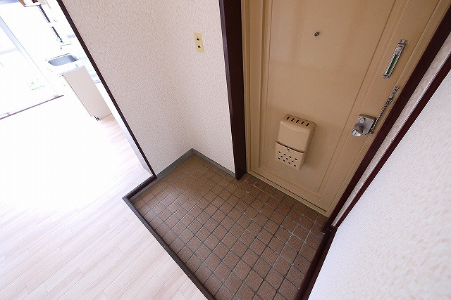 新町ハイツの玄関|シンプルで使いやすい玄関です