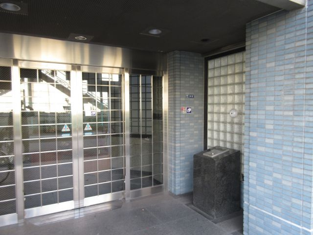 ブルービラ吉原のエントランス