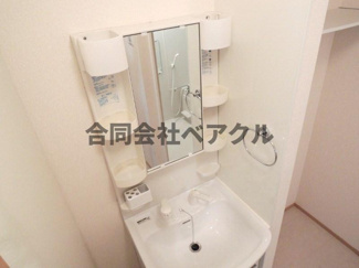 【独立洗面台】 | インテグラルフラッツ | 独立洗面台、小物を置くことができて便利です