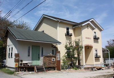 【外観】 | 大津市南小松1721-20 薪ストーブのある戸建 | お洒落な建物外観