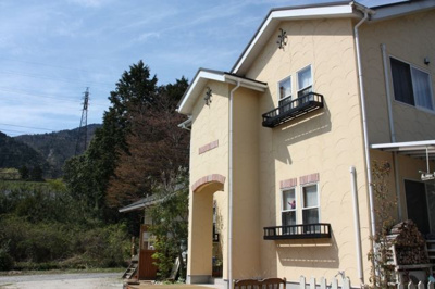 【外観】 | 大津市南小松1721-20 薪ストーブのある戸建 | 建物外観、庭側から