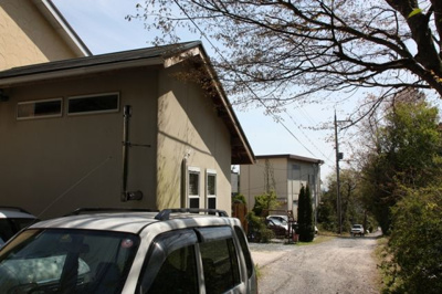 【前面道路含む現地写真】 | 大津市南小松1721-20 薪ストーブのある戸建 | 前面道路