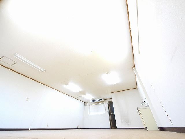 吉本店舗（加茂町兎並船屋）の内装
