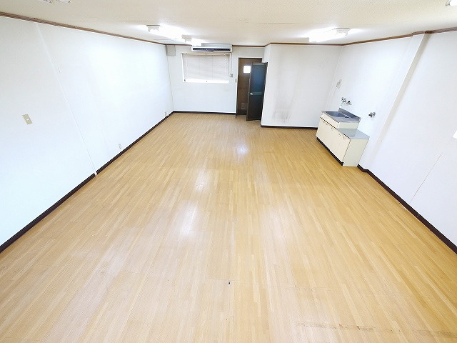 吉本店舗（加茂町兎並船屋）の内装