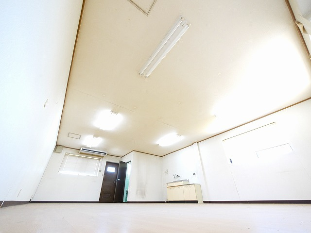 吉本店舗（加茂町兎並船屋）の内装