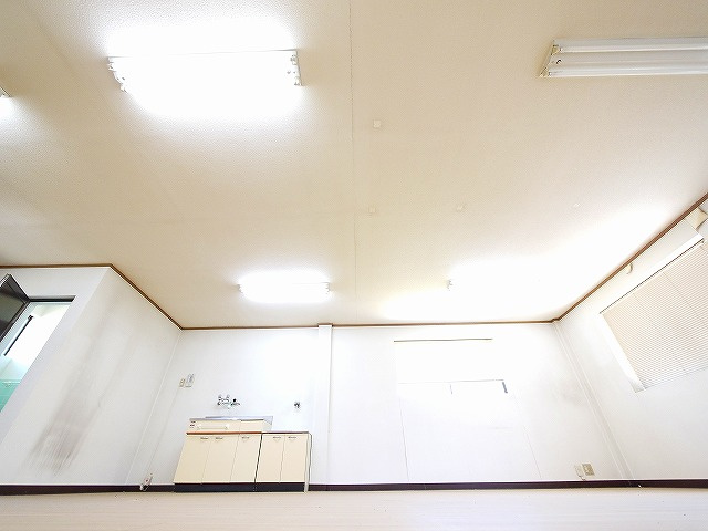 吉本店舗（加茂町兎並船屋）の内装