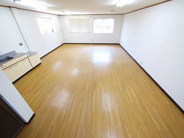 吉本店舗（加茂町兎並船屋）の内装