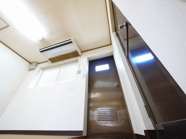 吉本店舗（加茂町兎並船屋）の内装