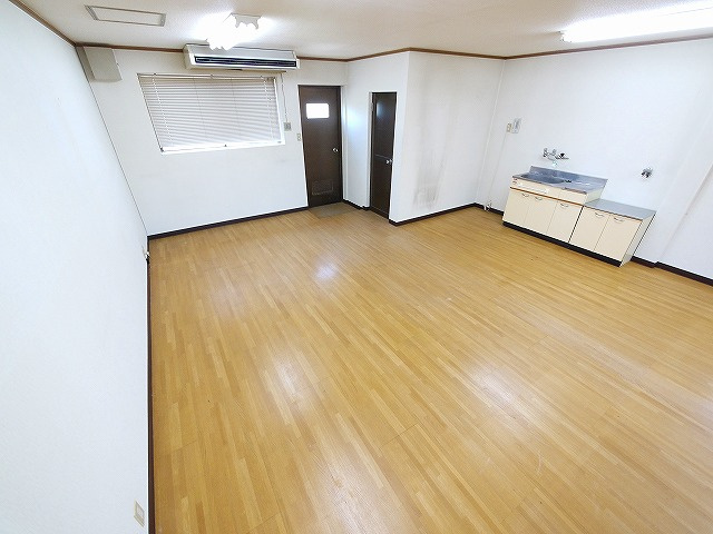 吉本店舗（加茂町兎並船屋）の内装