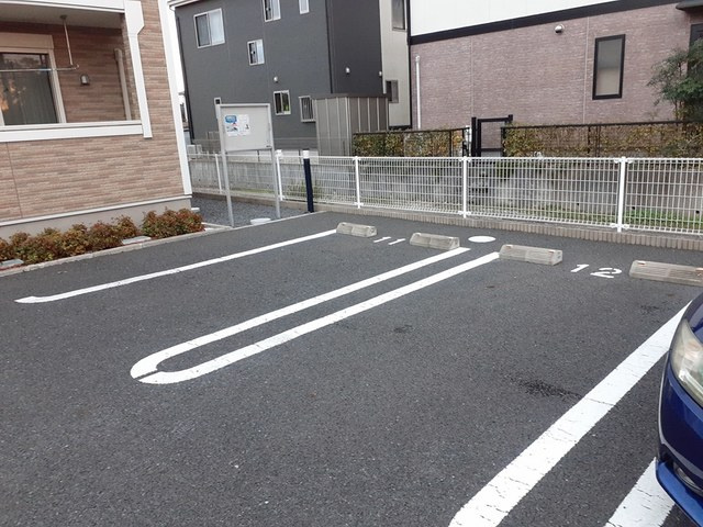 サンヴェール大芝Bの駐車場